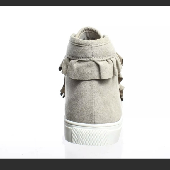 NIB FERGALICIOUS RUFFLED SNEAKERS high top fashion - Picture 4 of 8